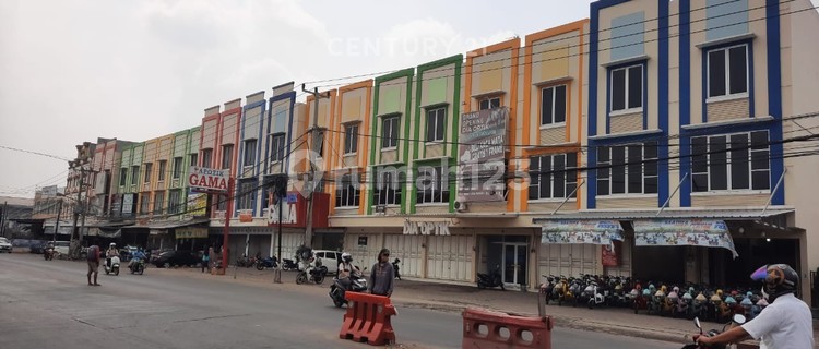 Ready-to-Use Shop House on Serang-Jakarta Raya Road, Ciruas 1