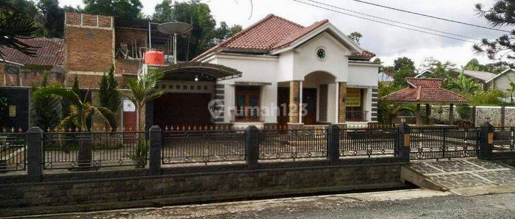 Dijual Cepat Rumah / Villa Strategis Di Pusat Kota Sumedang 1