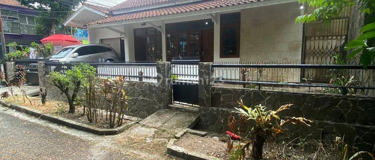 RUMAH HOOK DI PUSAT KOTA DEKAT GEDUNG SATE STRATEGIS SIAP HUNI KOMPLEK SUKALUYU 1