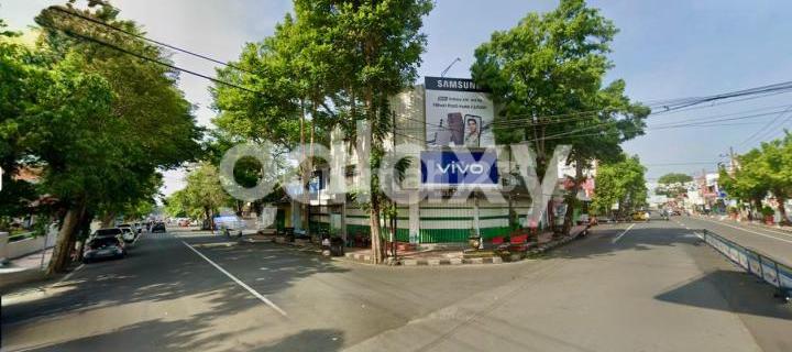 For Sale: Corner Shop in the Center of Blitar City, Commercial Area 1