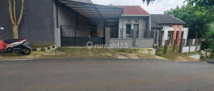 RUMAH LUAS SIAP HUNI DI GRAFIKA UTAMA BANYUMANIK 1