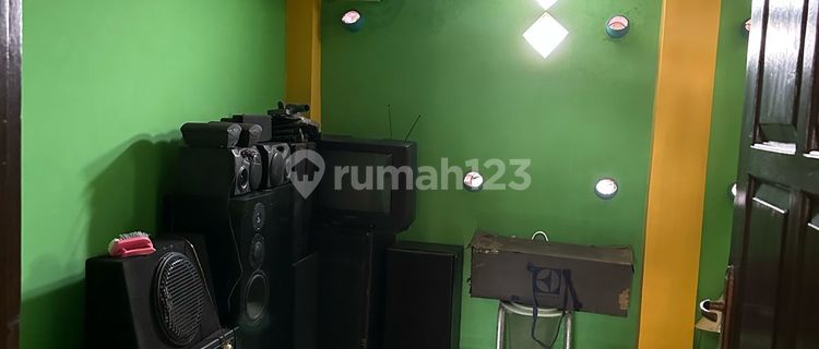 For Sale Cheap 2.5-Story House on Jl Mlatibaru Citarum East Semarang 1