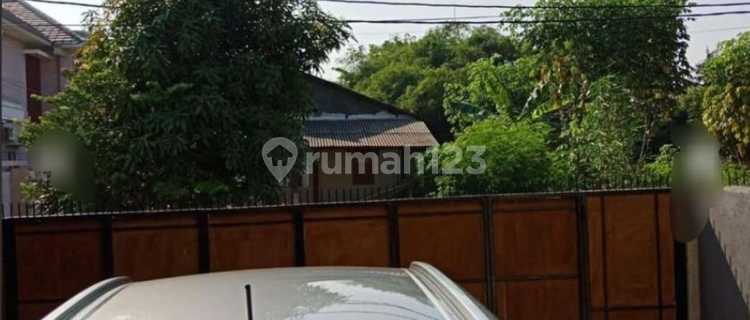 Dijual Rumah 2 Lantai dengan Kolam Renang Pribadi di Krapyak Semarang 1