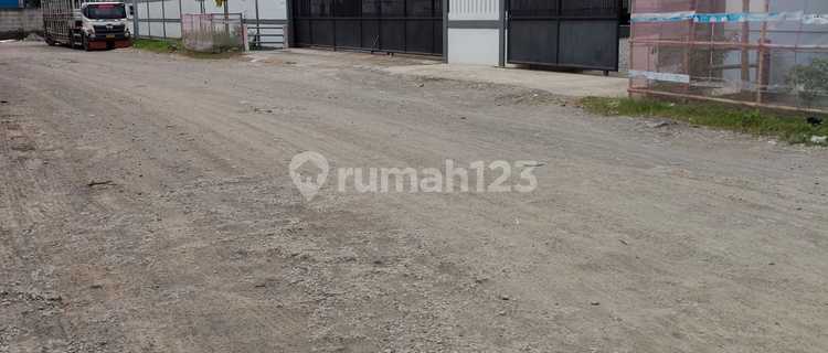 Warehouse for Sale Ready to Use Plus 2 Years of Rental Income in Gatsu, West Semarang 1