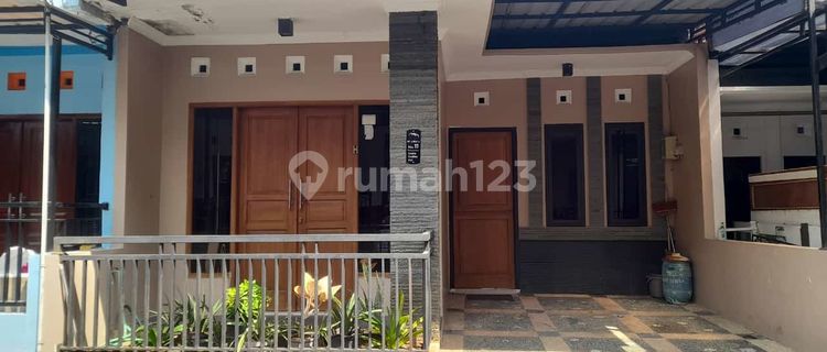 Dijual Rumah 2 Lantai Basement di Cluster Banyumanik 1
