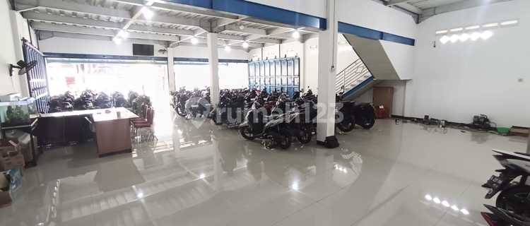 Ruko Gandeng Ex Showroom di Mustika Jaya, Bekasi Kota. #560 1