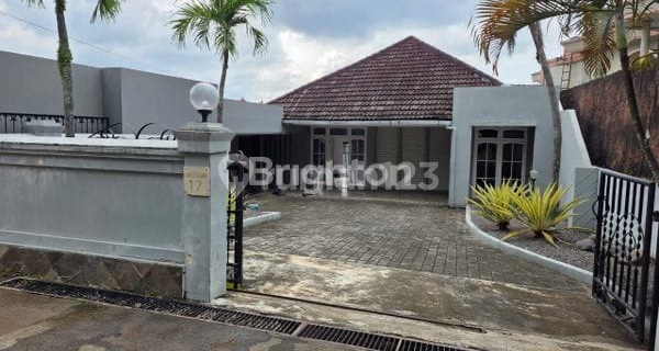 Strategic House Gajah Mungkur One Step to Rs Elizabeth 1