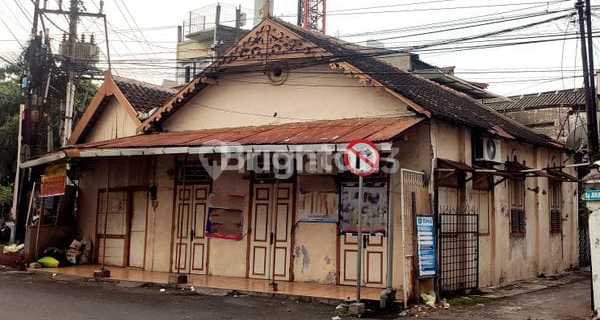 Dibawah NJOP! Rumah Hook Klasik Jati Jarang Ada! 1