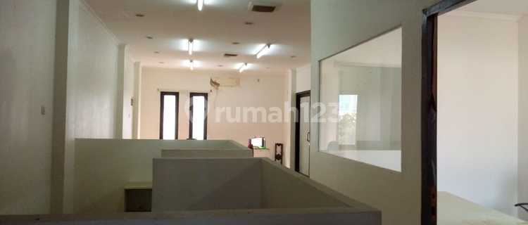 3-Story Shop House Ready to Occupy, Easy Access, Strategic Location in Senayan - South Jakarta 1