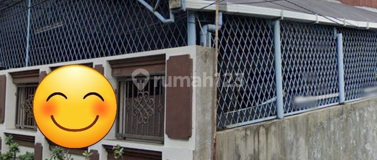 For sale: 4.5-story house in good condition, ready to use, on Jalan Keadilan Raya, Glodok, West Jakarta. 1