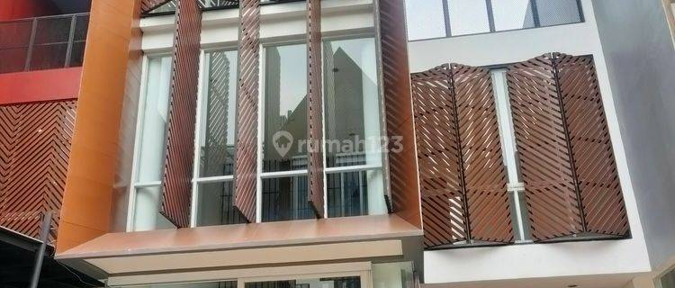 Special Offer Townhouse Mewah 3lt Nyaman, Jatipadang Jaksel 1