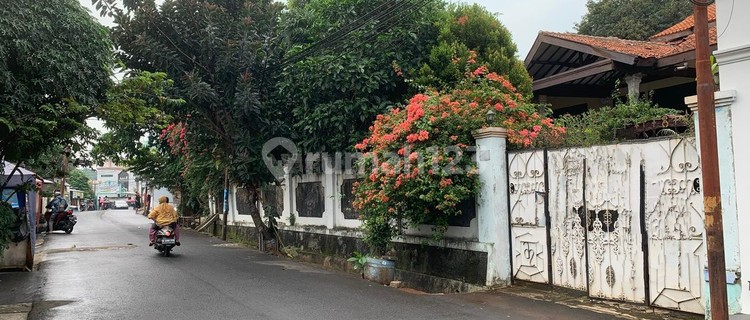 Rumah Mewah 2LT, Luas nan Asri di Lenteng Agung, JakSel 1