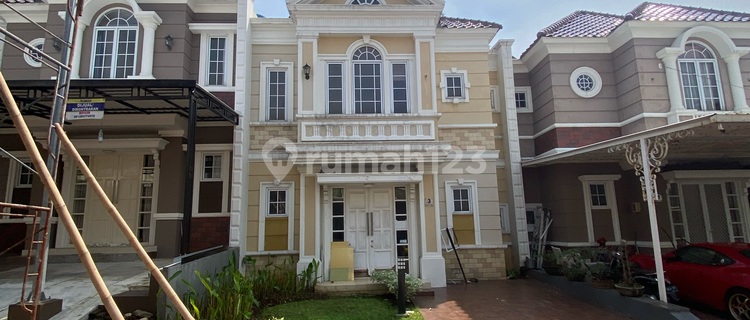House in Paramount Cluster, Downtown Semarang 1