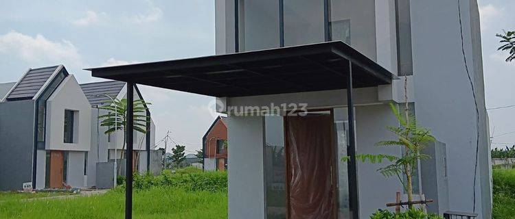 Rumah Di Royal Residence Via Familia 1