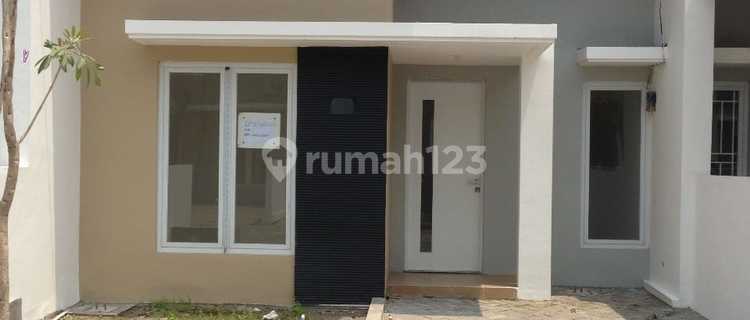House Under 500 Million Ready to Live In Flood-Free at SWP Residence, Menganti Good House SHM in SWP Residence Housing, Jl. Raya Kepatihan, Kepatihan, Menganti, Gresik, East Java, Indonesia, 61174, Menganti 1