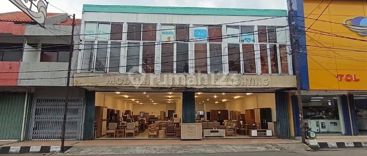 Large Shop House for Rent on Juanda Street, Bekasi 1