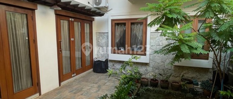 Rumah Asri Tenang Lokasi Terdepan di BSD 1