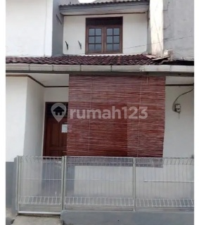 For Rent Newly Renovated Strategic House in Tebet, South Jakarta 1