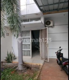 Disewakan Rumah 2 Lantai Lokasi Strategis di Kramat Jati Jakarta Timur 1