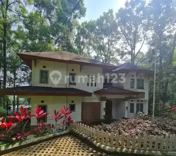 Dijual Villa Exclusive Full Furnish Di Mega Mendung Puncak Bogor 1