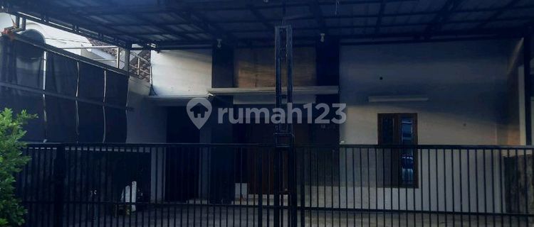 For Rent: House suitable for Office in Penggilingan, Cakung, East Jakarta 1