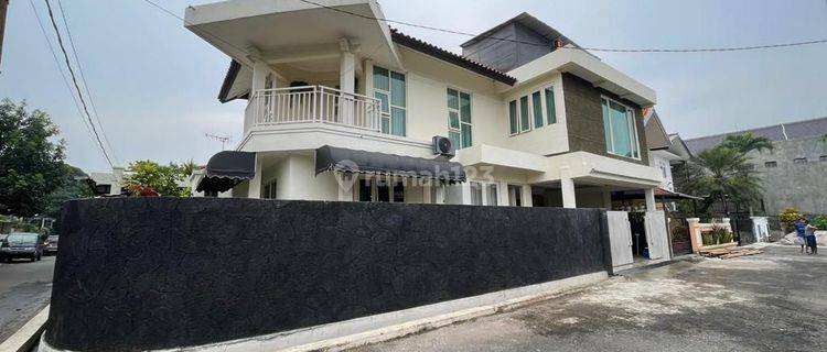 Rumah Cantik Posisi Hook Di Batu Indah Bandung 1