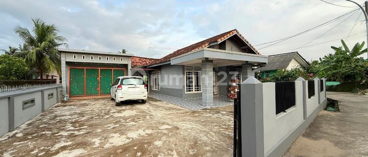 For Sale House on Mayor Zen Pusri Street, Palembang 1