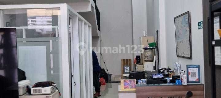 3.5 Storey Shophouse with HGB Title in Emerald Commercial, Summarecon Bekasi 1
