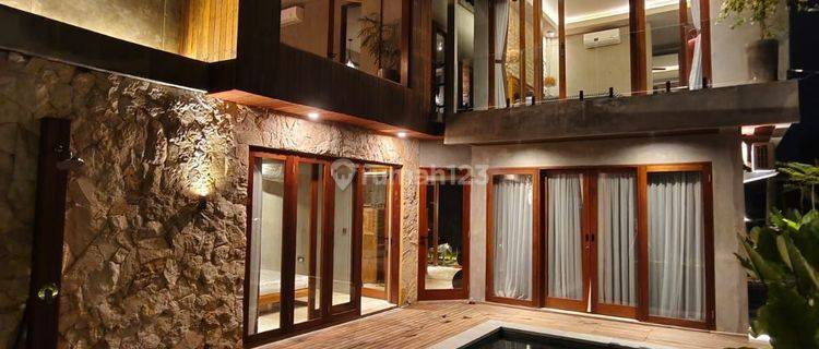 Luxurious 2-storey BR Gress Villa with Rooftop Furnishing Near Cenagi Beach, Rice Field View 1