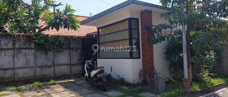 For Rent Villa Fully Furnish Free Biaya Pusat Kota Gatsu Tengah Jl6mtr 1