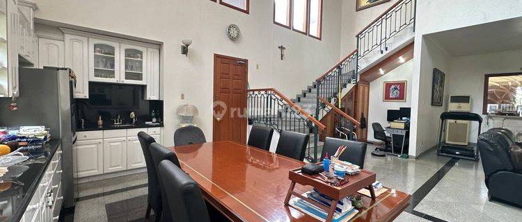 Rumah Menteng Dua Lantai Siap Huni Di Jual Murah 1