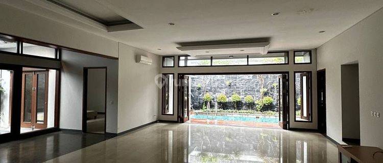 Drisewakan Rumah Di Kebayoran Baru Ada Kolam Renang 1