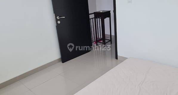 Rumah 2 Lt 4,5 X 10 M2 Di Pik 2 Cluster Hawaii Ada 2 Kt 2 Km Semi Furnished : Bed Kecil, Meja Dan Kursi, Meja Komputer, Kulkas, Ac Full Gorden Siap Huni, Nego Yuk Sampai Dengan Deal!!  1