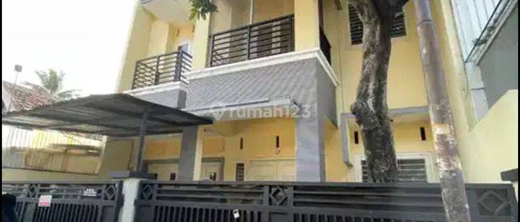 Rumah 2,5 Lt Di Tebet Lt 120 M2 Lb 200 M2 Ada 4+1 Kt 3+1 Km Semi Furnished, Siap Huni, Nego Yuk Sampai Deal!! 1