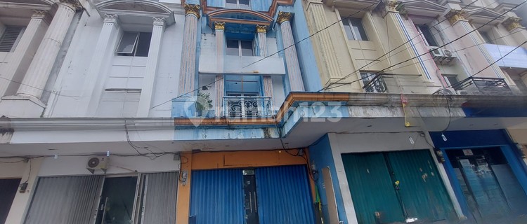 Shop house suitable for Office in Strategic Location Pancoran South Jakarta, FAR below Market Price and NJOP. 1