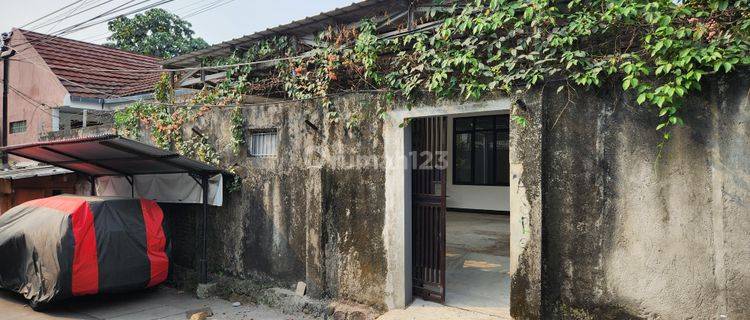 Rumah Sewa ( ada 5 pintu ) Baru Selesai Renovasi di Cawang 1