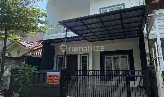 Rumah Bagus Shm - Sertifikat Hak Milik Ada Rooftop Lokasi Serpong 1