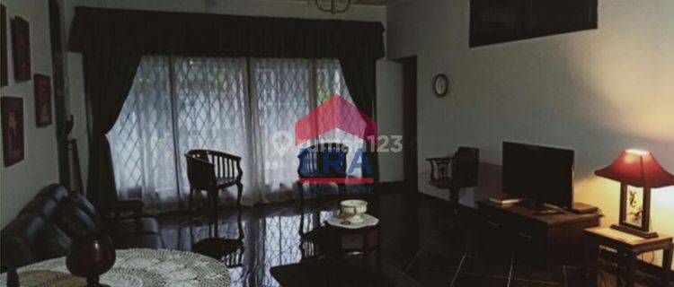 Termurah, Dijual Rumah 2 Lantai 5 Kamar di Menteng Pusat, Jakarta 1