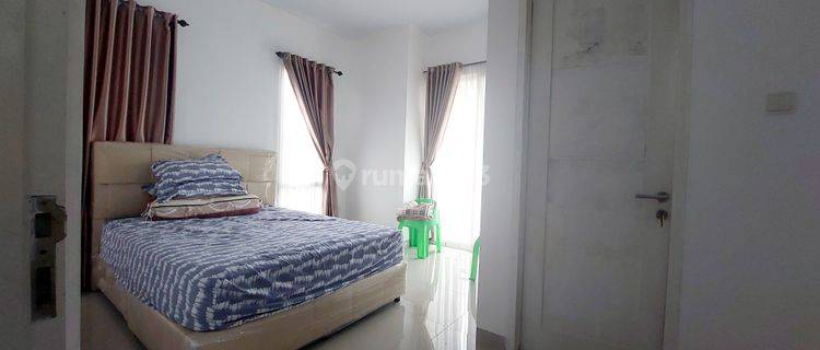 Disewakan Rumah Hook Semi Furnished di Orchard Park Residence 198m²  1