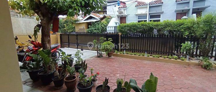 Rumah Luas Strategis Cluster 2 Lantai Di Utan Kayu Jakarta Timur  1