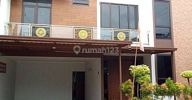 RUMAH MEWAH FULL FURNISH DEKAT KOTAWISATA 1