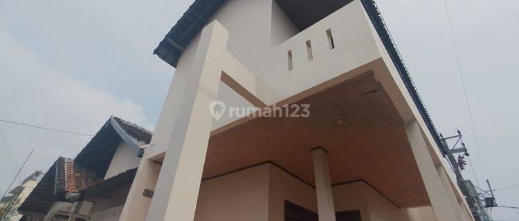 Rumah 7 Kamar Lokasi Strategis Cocok Untuk Investasi Kost Kostan Dan Tempat Tinggal 1