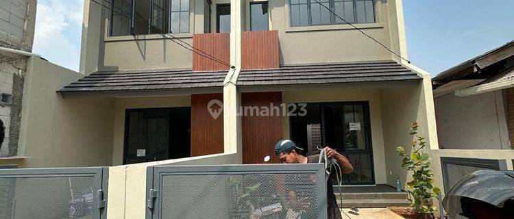 147. Rumah Baru 2 Lantai di Pondok Labu, Jakarta Selatan  1