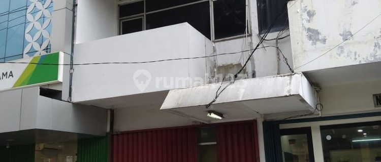 313. For Rent: Strategic 3-Story Shop House on Jl. Raya Kebayoran Lama, South Jakarta – Busy Roadside, Prime Location, Ideal for Business 1