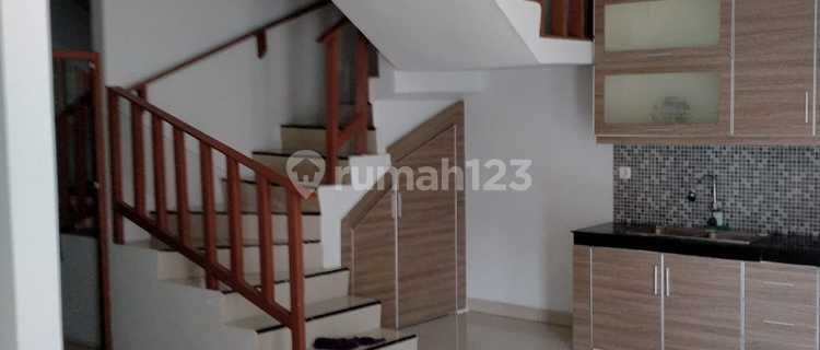 Nice and Ready-to-Occupy House in Green Ville West Jakarta Strategic Location 1