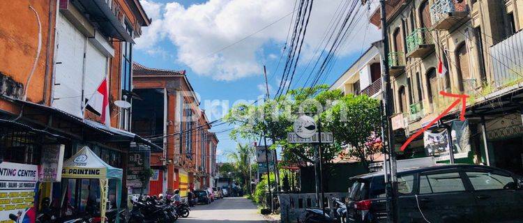 3-STOREY SHOPHOUSE IN A STRATEGICALLY LOCATED SHOPPING COMPLEX ON JL PULAU MALUKU 1