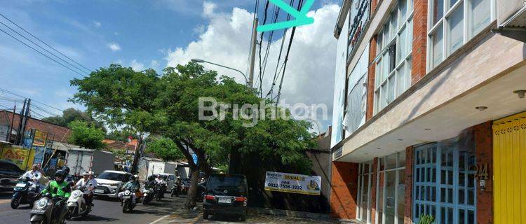 COMMERCIAL PROPERTY 3 STOREY SHOPHOUSE IN THE MOST STRATEGIC AREA IN DENPASAR 1