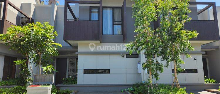 Rumah Modern Cluster Flora Summarecon Bandung Dapur Luas 1