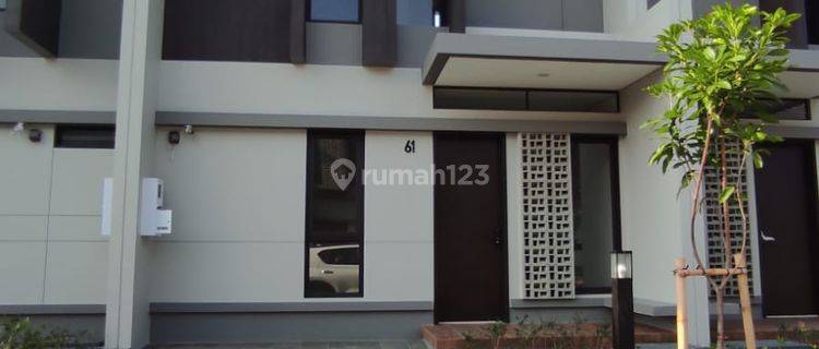 Rumah Dengan Rooftop Di Cluster Flora Summarecon Bandung Ada 1