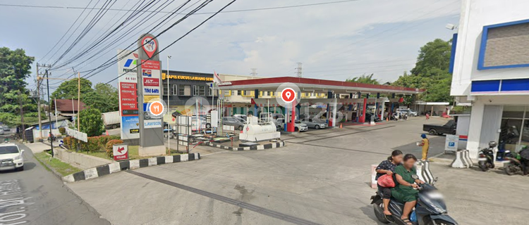 Affordable Business Space at Ngalian Main Road Gas Station, Semarang City 4450113 1